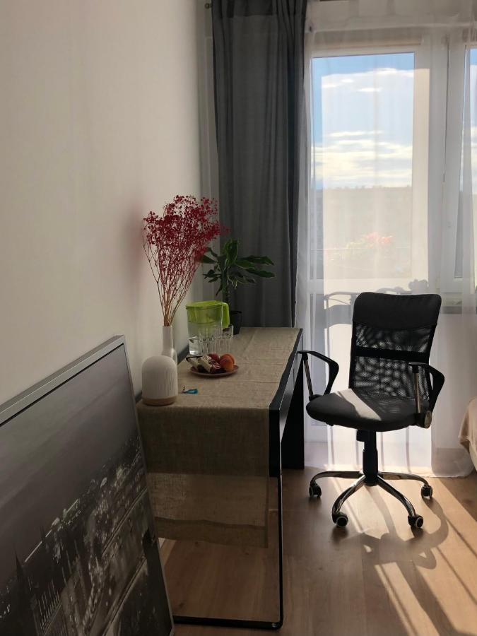 M&B Pokoj Przy Rondzie Daszynskiego Warschau Buitenkant foto