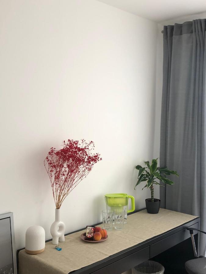 M&B Pokoj Przy Rondzie Daszynskiego Warschau Buitenkant foto